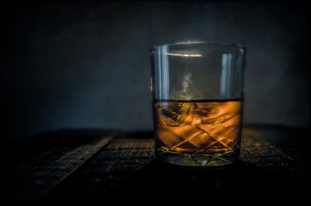 sklenička whisky