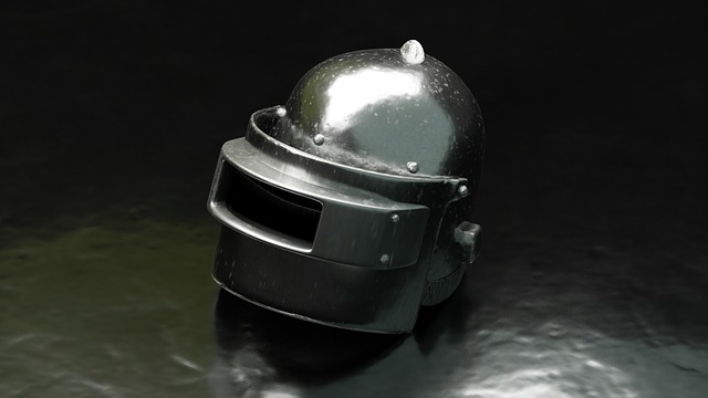 kovová helma