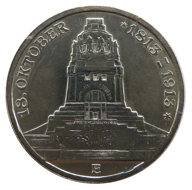 stříbrná mince, detail